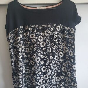 Rewind juniors top black with white daisies